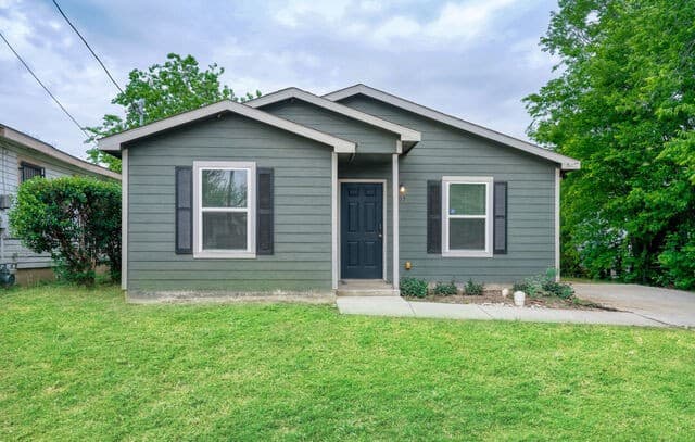 3-bedroom rental at 507 K Street in San Antonio, TX — photo 1