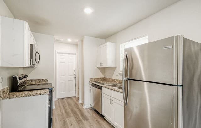 3-bedroom rental at 507 K Street in San Antonio, TX — photo 4