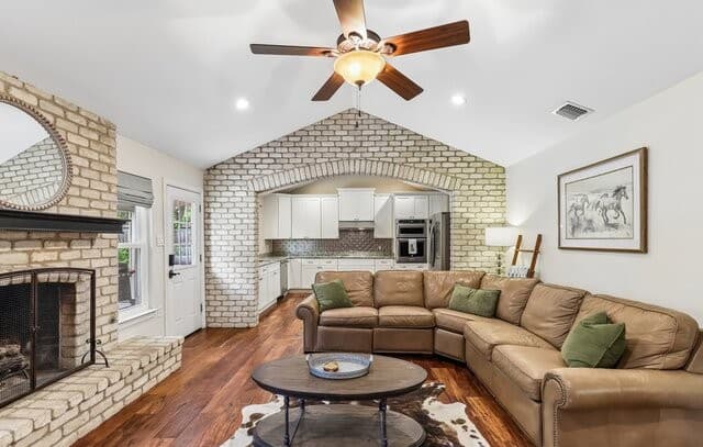 3-bedroom rental at 17022 Turkey Point St in San Antonio, TX — photo 5