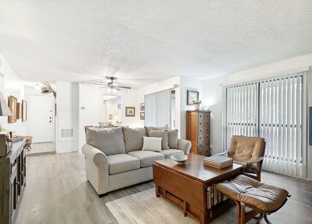 2-bedroom rental at 11843 Braesview Unit 716 in San Antonio, TX — photo 2
