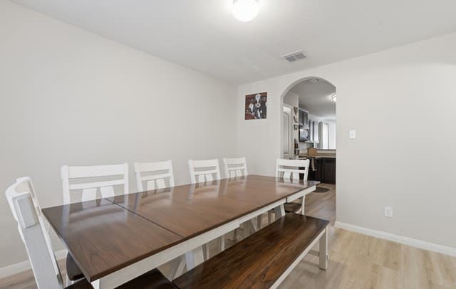 3-bedroom rental at 6715 Rosenthal Pass in San Antonio, TX — photo 5