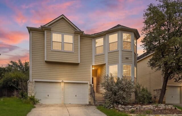 5-bedroom rental at 8719 Sarasota Woods in San Antonio, TX — photo 1