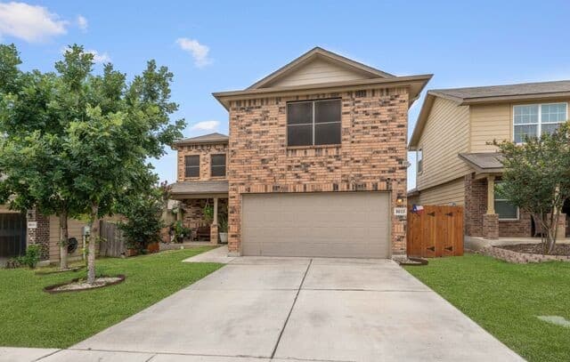 3-bedroom rental at 8015 Pandora Star in San Antonio, TX — photo 2