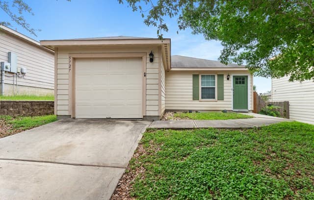 2-bedroom rental at 5727 Hickory Cyn in San Antonio, TX — photo 1