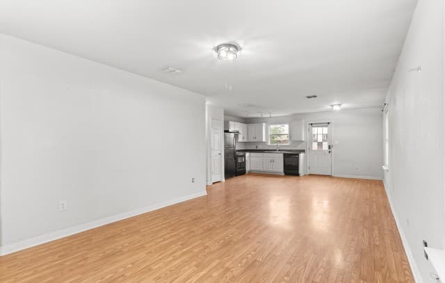 2-bedroom rental at 5727 Hickory Cyn in San Antonio, TX — photo 4
