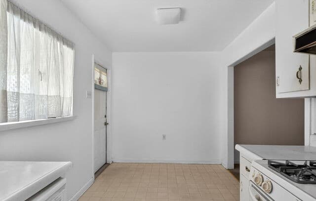 3-bedroom rental at 242 Middlebury in San Antonio, TX — photo 4