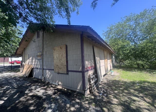 3-bedroom rental at 410 Amanda St in San Antonio, TX — photo 4