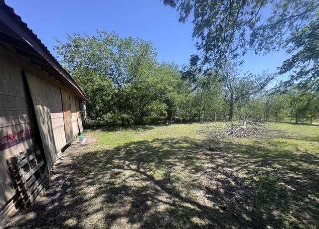 3-bedroom rental at 410 Amanda St in San Antonio, TX — photo 5