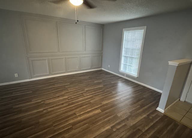 2-bedroom rental at 6427 Wurzbach Unit 36 in San Antonio, TX — photo 2