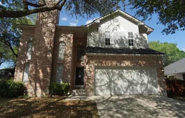 5-bedroom rental at 1818 Caraselle Loop Court in San Antonio, TX — photo 2