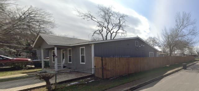 4-bedroom rental at 2203 Suzette in San Antonio, TX — photo 4