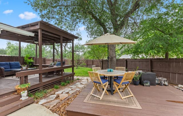 3-bedroom rental at 330 Rockhill in San Antonio, TX — photo 3