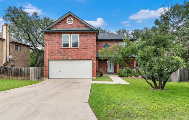 3-bedroom rental at 15722 Walnut Creek in San Antonio, TX — photo 1