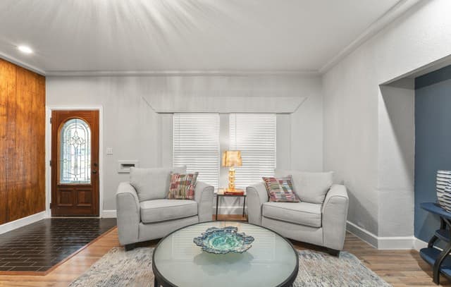 5-bedroom rental at 2414 Texas Ave in San Antonio, TX — photo 5