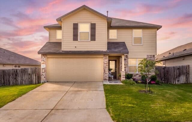 5-bedroom rental at 13331 Whisper Rnch in San Antonio, TX — photo 1