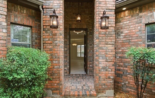 4-bedroom rental at 82 Westcourt ln in San Antonio, TX — photo 2