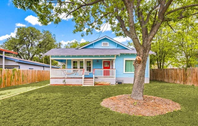 2-bedroom rental at 239 E Ligustrum in San Antonio, TX — photo 1