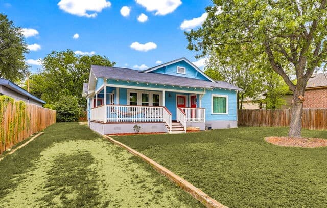 2-bedroom rental at 239 E Ligustrum in San Antonio, TX — photo 2