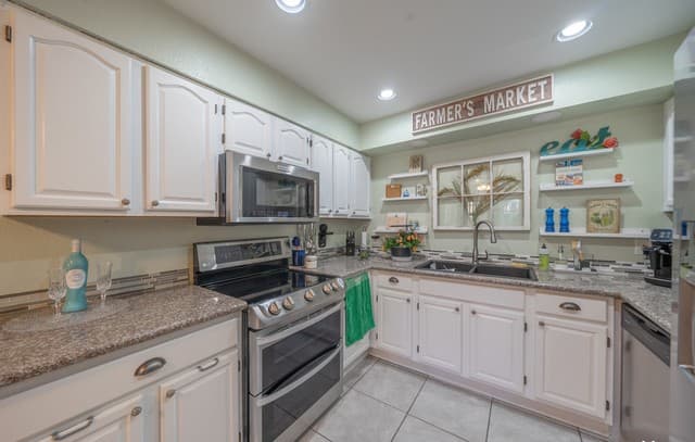 2-bedroom rental at 8110 Scottshill in San Antonio, TX — photo 5