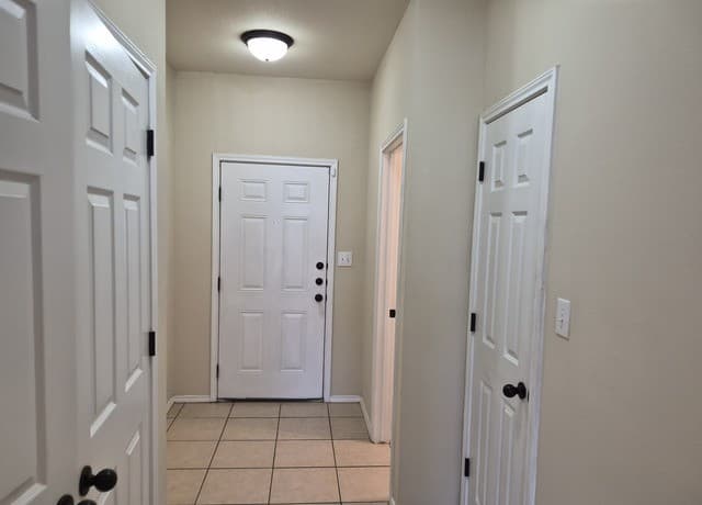 3-bedroom rental at 7206 Colina Way in Converse, TX — photo 2