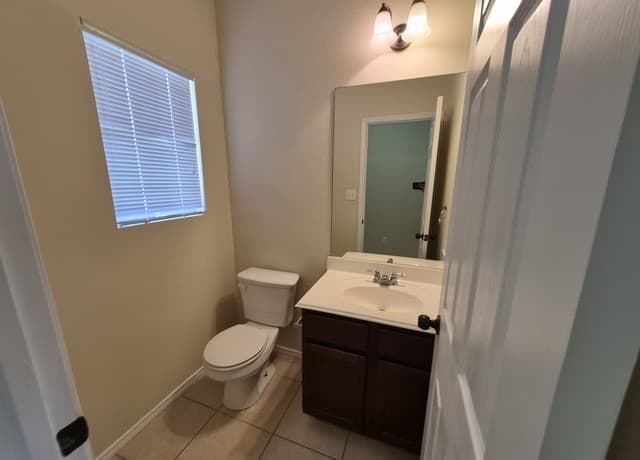 3-bedroom rental at 7206 Colina Way in Converse, TX — photo 3