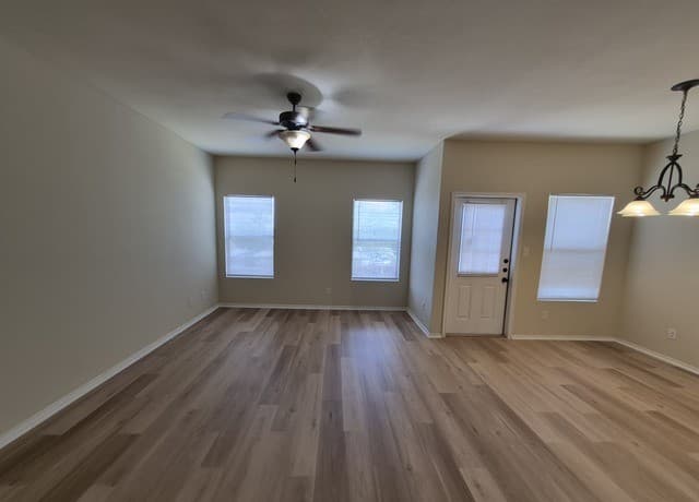 3-bedroom rental at 7206 Colina Way in Converse, TX — photo 5