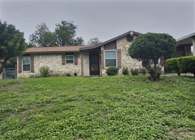 3-bedroom rental at 474 Scates Dr in San Antonio, TX — photo 1