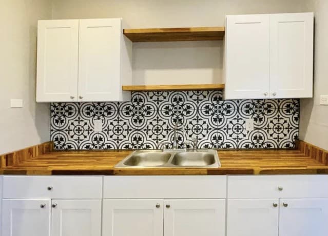 rental at 2907 N Elmendorf in San Antonio, TX — photo 2