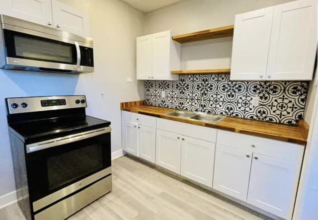 rental at 2907 N Elmendorf in San Antonio, TX — photo 3