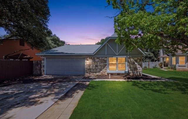 3-bedroom rental at 9135 Autumn Waters in San Antonio, TX — photo 1