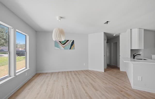 3-bedroom rental at 9135 Autumn Waters in San Antonio, TX — photo 5