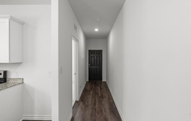4-bedroom rental at 8208 Smithers Ave in San Antonio, TX — photo 2