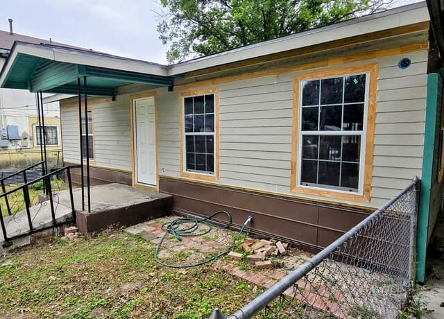 3-bedroom rental at 331 Weinberg in San Antonio, TX — photo 3