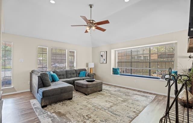 3-bedroom rental at 9219 Broxton Dr in San Antonio, TX — photo 3