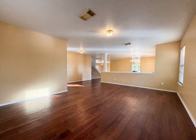 4-bedroom rental at 121 Springtree Gate in Cibolo, TX — photo 3
