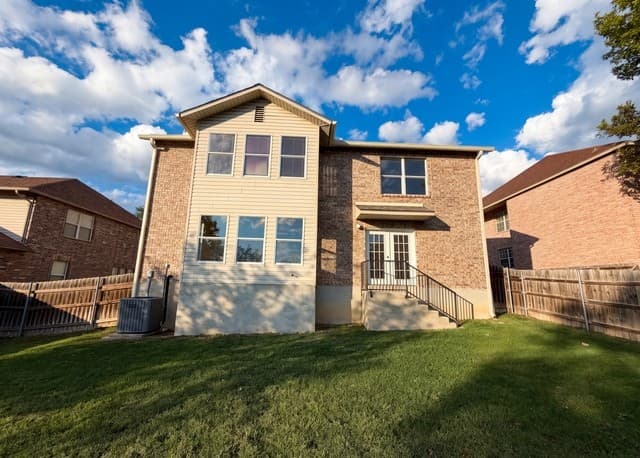 4-bedroom rental at 121 Springtree Gate in Cibolo, TX — photo 5