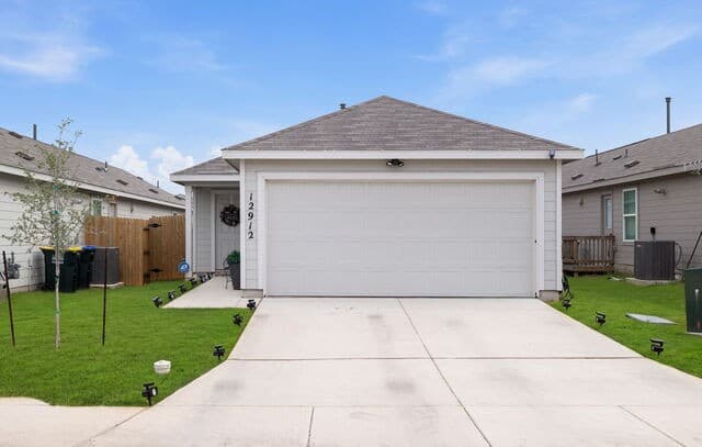 3-bedroom rental at 12912 Hancock Pool in St Hedwig, TX — photo 1