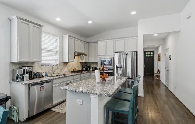 3-bedroom rental at 7503 Cove Way in San Antonio, TX — photo 4