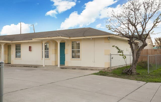rental at 507 Oregon St in San Antonio, TX — photo 1
