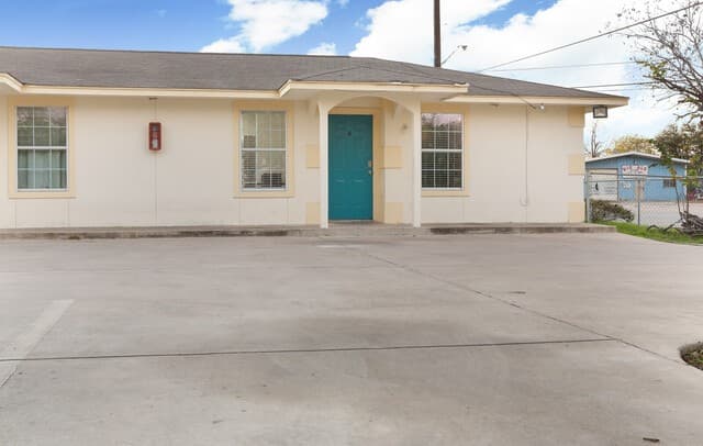 rental at 507 Oregon St in San Antonio, TX — photo 2