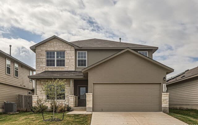 5-bedroom rental at 13536 Boothe Grv in San Antonio, TX — photo 1