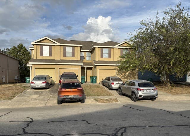rental at 10614 Mathom in Universal City, TX — photo 2