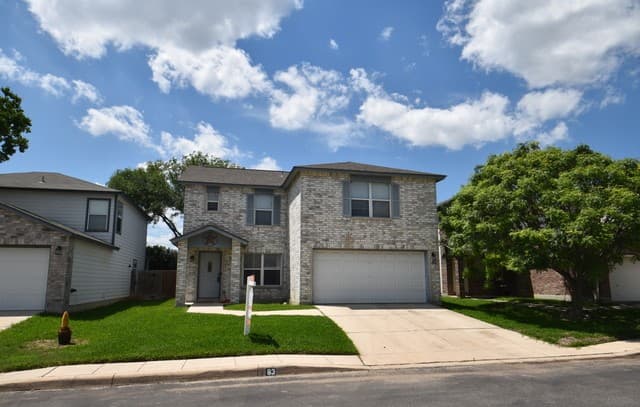 3-bedroom rental at 83 Viking Oak in San Antonio, TX — photo 2