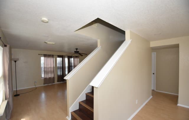 3-bedroom rental at 83 Viking Oak in San Antonio, TX — photo 4