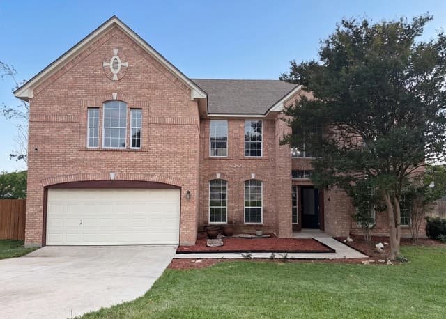4-bedroom rental at 902 La Cascada in San Antonio, TX — photo 1