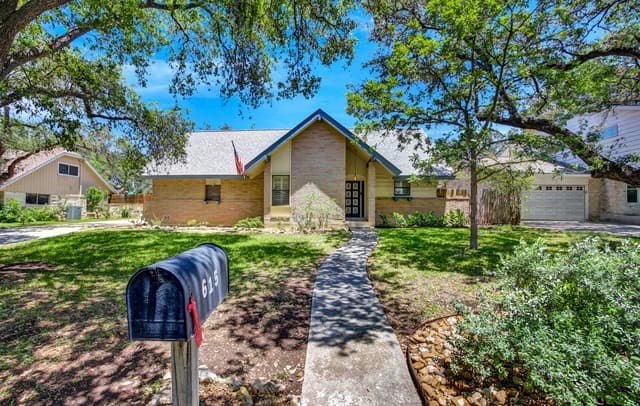 4-bedroom rental at 615 Serenade Dr in San Antonio, TX — photo 1