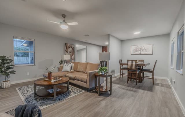 3-bedroom rental at 210 Greenhaven Dr in San Antonio, TX — photo 1