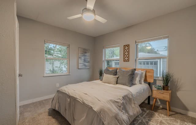 3-bedroom rental at 210 Greenhaven Dr in San Antonio, TX — photo 5