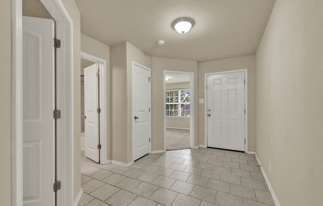 3-bedroom rental at 8510 Shooter Cv in San Antonio, TX — photo 2