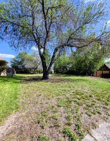 rental at 110 Zeuty St in San Antonio, TX — photo 5